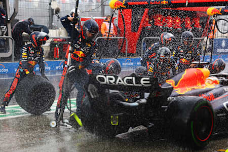 Max Verstappen makes a pitstop in the rain 