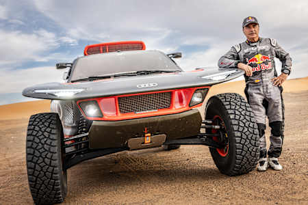 Carlos Sainz con la sua Audi RS Q e-Tron