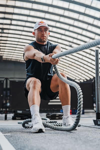 Jake Dearden, Red Bull-utøver, i aksjon på Hyrox verdensmesterskapet i Nice, Frankrike, den 7. juni 2024.  