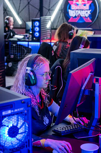 Michaela 'mimi' Lintrup competes during Red Bull Instalock 2025 at the Red Bull Gaming Sphere in London, United Kingdom on May 03, 2025.