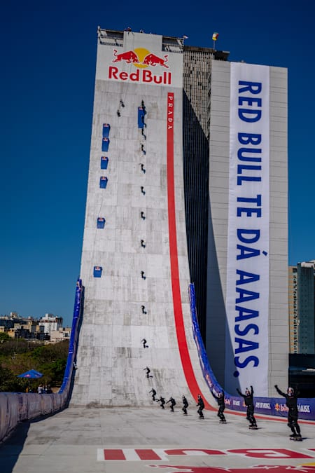 Sandro Dias visto durante o Red Bull Building Drop em Porto Alegre, Brasil, em 25 de setembro de 2025.