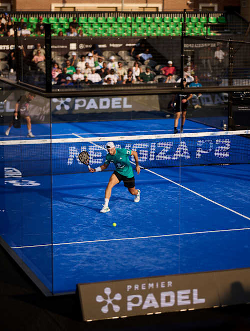 Ale Galan throws down an electrifying shot during the quarter-finals of the 2025 NEWGIZA Premier Padel P2 in Giza, Egypt, thrilling fans with his trademark energy and style.