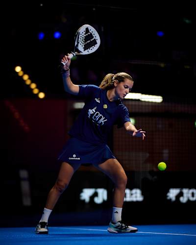 Ariana Sánchez Fallada während des Halbfinales des Premier Padel P2 in Düsseldorf, Deutschland.
