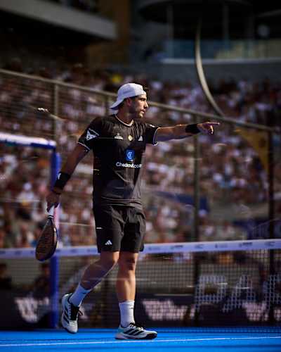 Alejandro Galán points to the crowd during the Premier Padel Major Paris final in Paris, France, on 13 September 2026