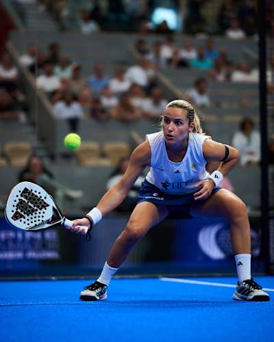 Ariana Sánchez Fallada reaches for the ball during the Premier Padel Major Paris final in Paris, France, on 13 September 2026.