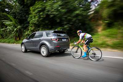 Henrique Avancini entrena con su bici de carretera en Petrópolis, Brasil, el 3 de abril de 2019.
