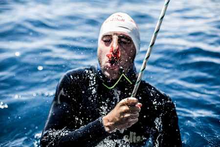 Фридайверы часто используют зажимы для носа
