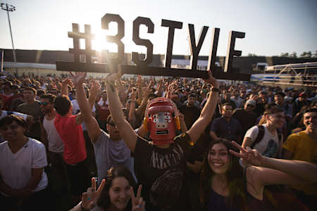 Moai raises the Red Bull 3Style hashtag at the 2016 World Final in Santiago, Chile.