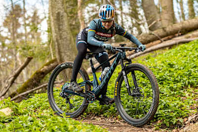 Kate Courtney rides the new Contessa Spark RC.