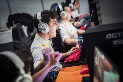 Los jugadores de FUT Esports están encantados de haber ganado una ronda en la fase de repesca para el Red Bull Home Ground 2024, en Berlín.