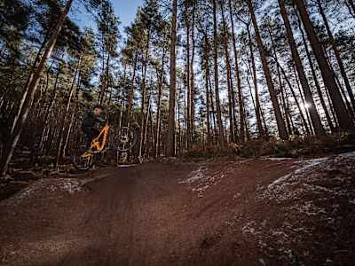 Alan Milway MTB road gap jump