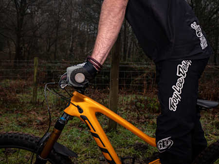Alan Milway's advice on wrist position on a mountain bike.
