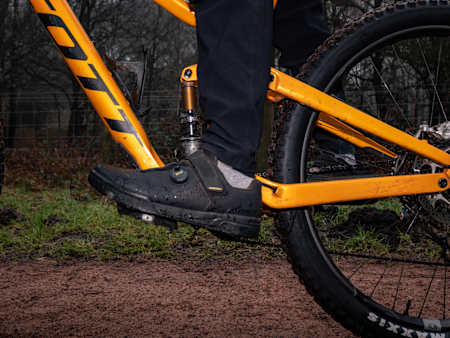 Alan Milway's advice on technique for a dropped heel position on a mountain bike.