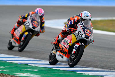 Kiattisak Singhapong racing in Jerez 2026 - Race 1