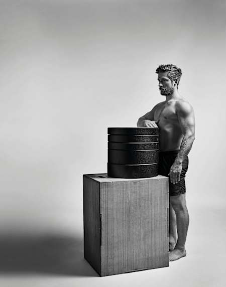 Marcel springt 120 Zentimeter aus dem Stand.