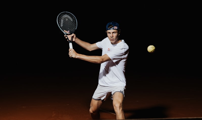 Tennis's sale