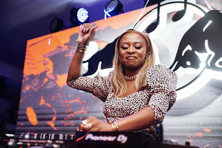 DJ Zinhle