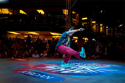 بطل "ريد بُل دانس يور ستايل" إلى جنوب إفريقيا لتمثيل الأردن