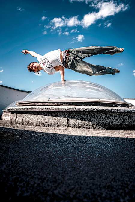 Der Franzose Charles Auguste auf einem Parkdeck beim Wiener Prater.