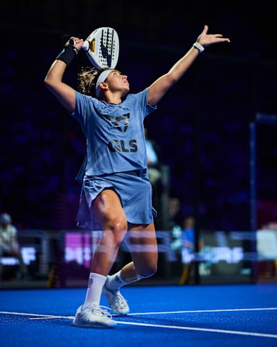 Bea González during the semi-finals of the Qatar Airways Premier Padel Finals in Barcelona, Spain in December 2025. 