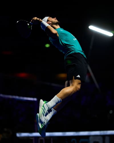 Alejandro Galán performs a smash during the finals of the Premier Padel P1 in Dubai in November 2025. 