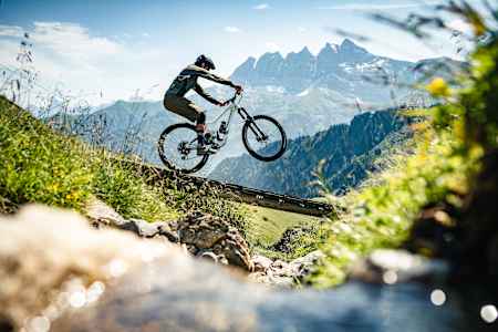 Enduro-Fahrradfahren in der Region Dents du midi
