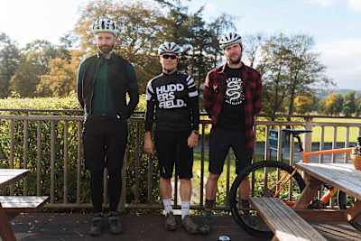 グラベルロードシーンにウェアのルールは存在しない