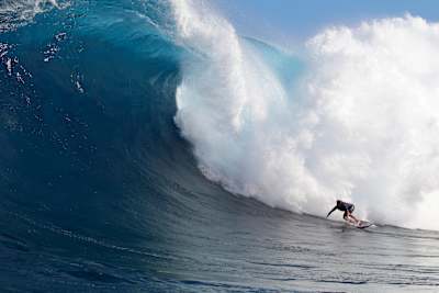 Kai Lenny surfing in Pe'ahi