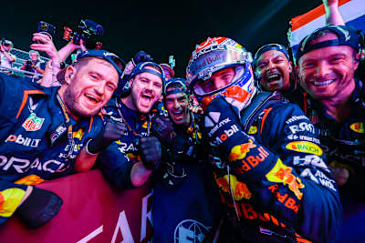 Max Verstappen d'Oracle Red Bull Racing célèbre sa victoire lors du Grand Prix du Qatar de Fomrule 1 2023.