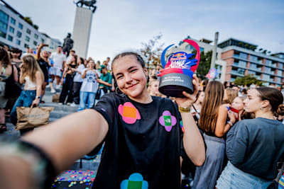 Súťažiaca Mishena na národnom finále Red Bull Dance Your Style, 8. september 2024, Námestie M. R. Štefánika, Bratislava.