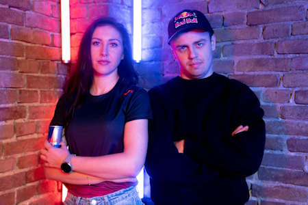 Jasmin „Gnu" Sibel und Kevin "Papaplatte" Teller machen bei Red Bull Superiocity 2022 die Gaming-Hauptstadt Deutschlands aus.