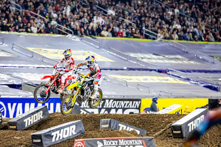 Jett Lawrence and Ken Roczen races at Round 3 at the Los Angeles Coliseum 