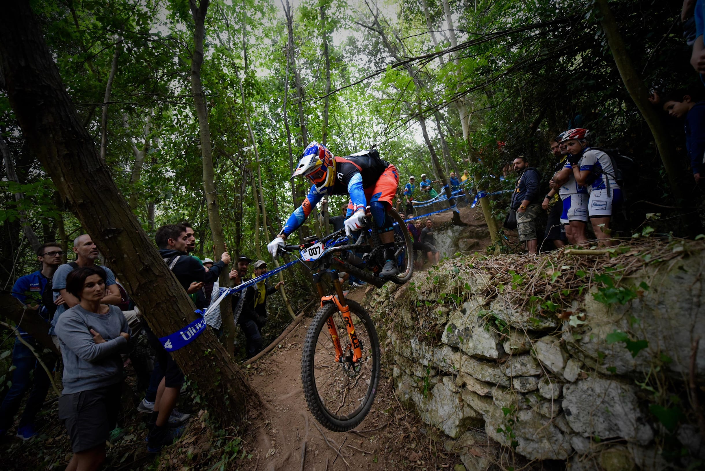 Greg Callaghan durante una prueba de la Enduro World Series.