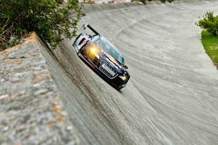 Carlos Sainz dando un vuelta en el autódromo Sitges-Terramar, España el 23 de abril de 2012