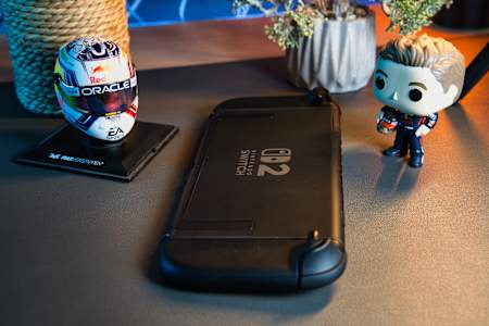 La imagen muestra la parte trasera de la Nintendo Switch 2.