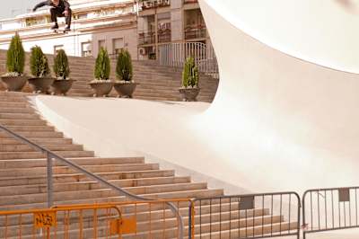 Madars Apse sets sail for destinations unknown with a fat, confident ollie into the waveform. Seville, Spain