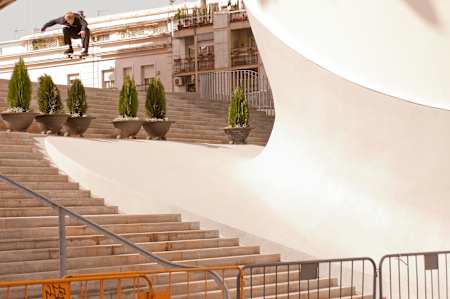 Madars Apse sets sail for destinations unknown with a fat, confident ollie into the waveform. Seville, Spain