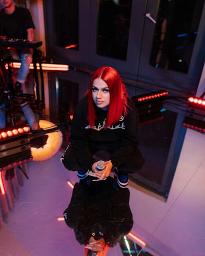 Badmómzjay bei der Aufzeichnung der Red Bull Soundclash Studio Edition