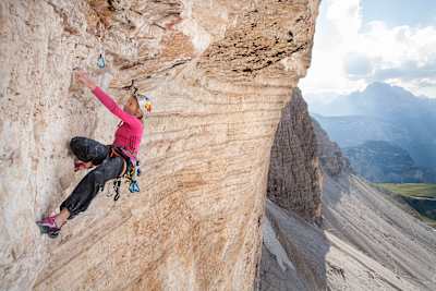 Sasha DiGiulian klettert Bellavista in den Dolomiten.
