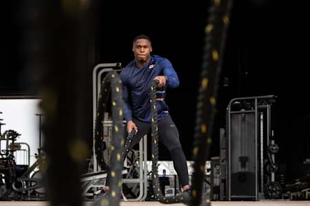 Elijah Hall trains in Houston, Texas