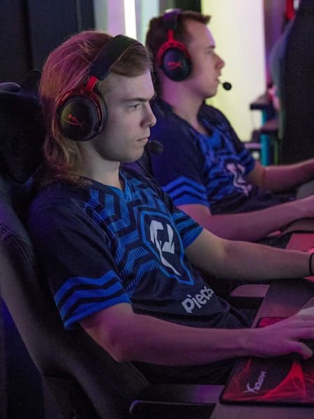 An image of players at the Rise of Azshara raid at the Red Bull Gaming Sphere.