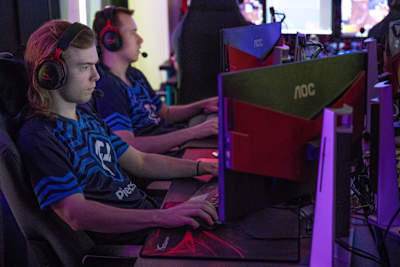 An image of players at the Rise of Azshara raid at the Red Bull Gaming Sphere.