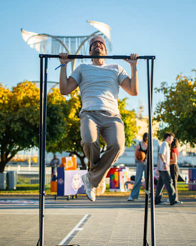 Strong pulling mechanics start with proper pull-up technique