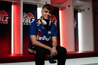 Donovan RBLZ_Tekkz' Hunt in the RBLZ Gaming locker room.