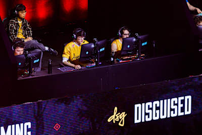 Timmy 'iiTzTimmy' An and his DSG teammates compete at the APEX Legends Season 4, Split 1 Playoffs, held at the Galen Center in Los Angeles, CA, USA on 5 May, 2024. 