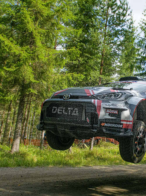 Teemu Suninen took the WRC2 lead late on Saturday