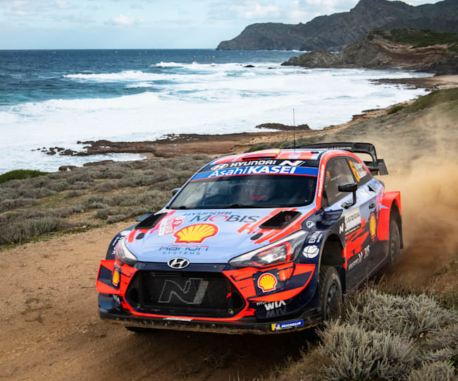 Hyundai Driver Sordo Chases Wrc Hat Trick In Sardinia