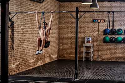 膝盖抬起位置（弹力带辅助）