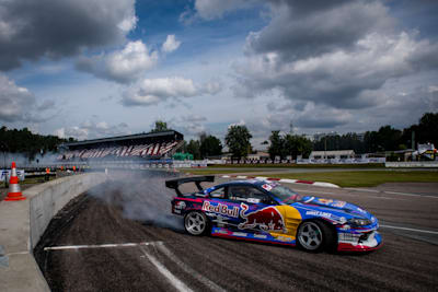 El irlandés Conor Shanahan en acción durante el Campeonato de Europa de Drift Masters en Riga, Letonia, el 14 de agosto de 2020.