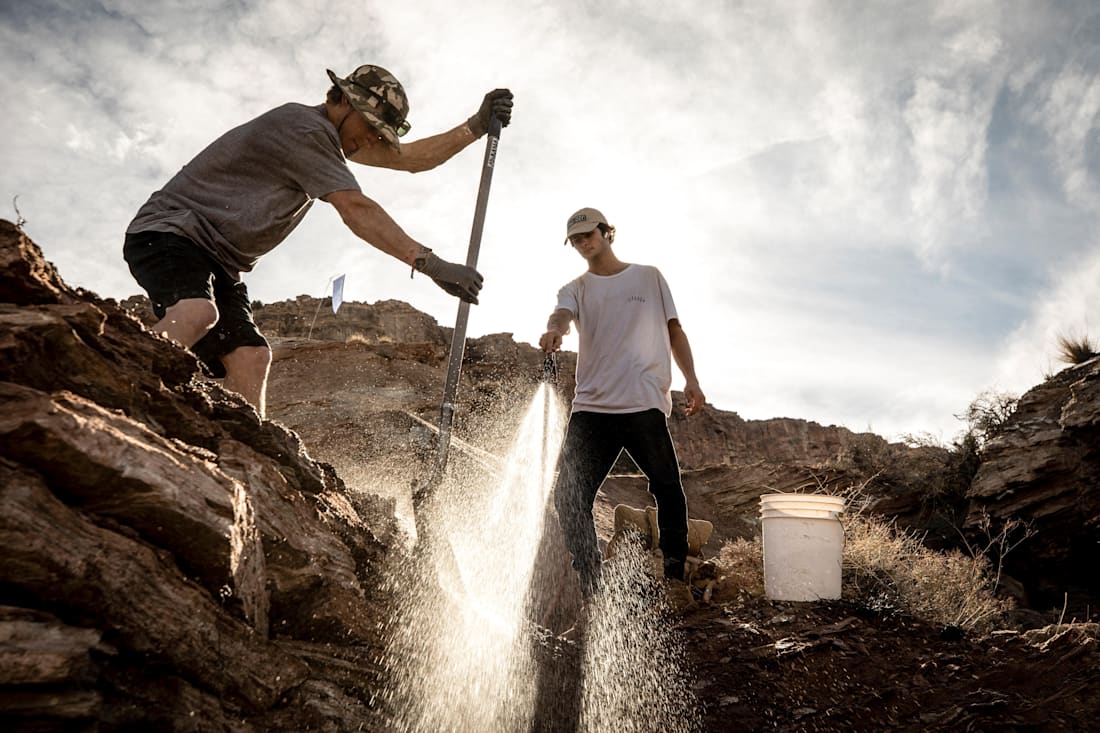 Trail Building, o processo de criar e construir trilhas. Para Enduro, XCO e MTB no geral